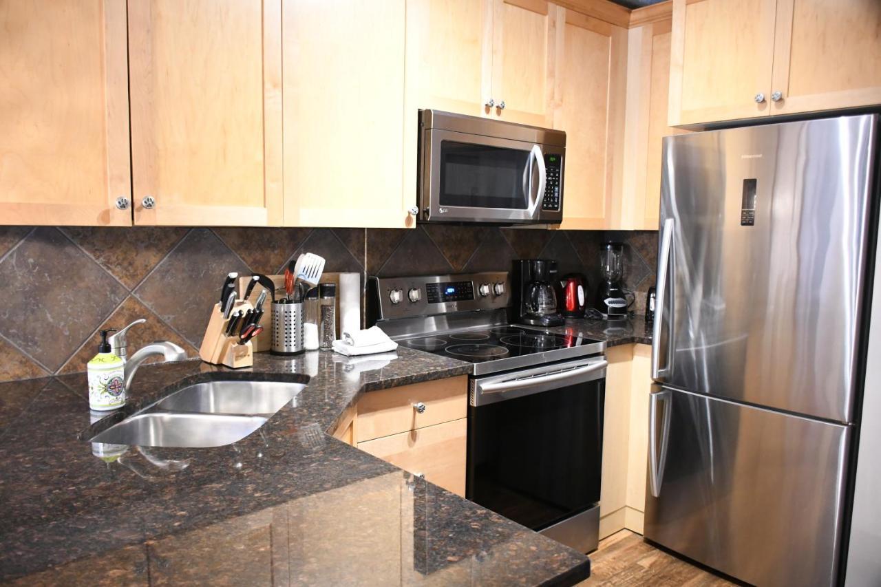 Renovated Chalet At Mystic Springs, Mountain Views, Pets Welcome! Канмор Экстерьер фото