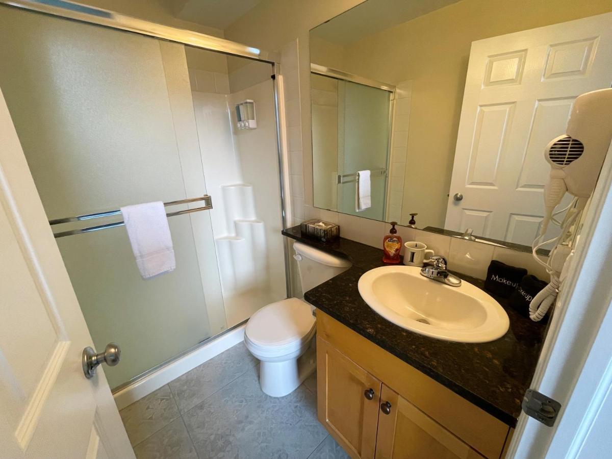Renovated Chalet At Mystic Springs, Mountain Views, Pets Welcome! Канмор Экстерьер фото