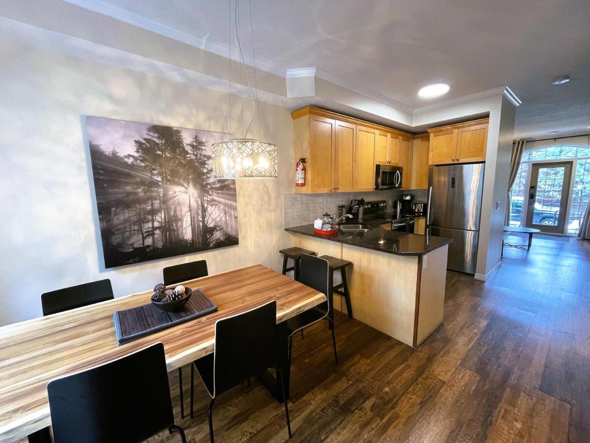 Renovated Chalet At Mystic Springs, Mountain Views, Pets Welcome! Канмор Экстерьер фото
