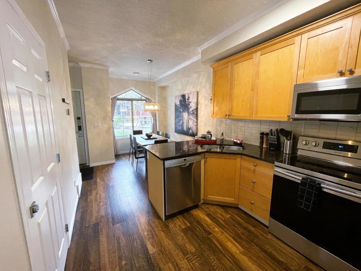 Renovated Chalet At Mystic Springs, Mountain Views, Pets Welcome! Канмор Экстерьер фото