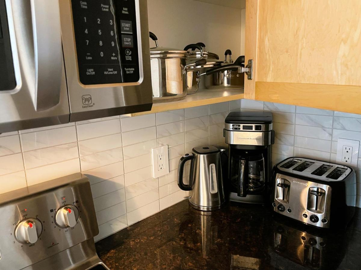 Renovated Chalet At Mystic Springs, Mountain Views, Pets Welcome! Канмор Экстерьер фото